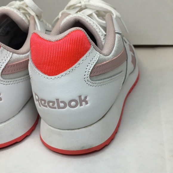 Reebok Women's Classic Harman Ripple Sneaker - Picture 7 of 10